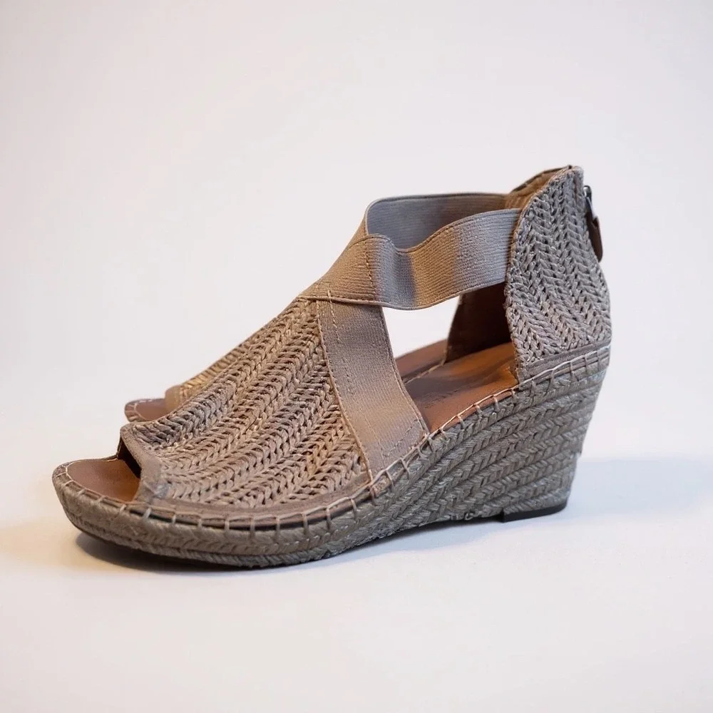 Gentle Souls by Kenneth Cole Women's peep toe Woven Espadrille Wedge Sandals  9M